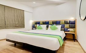 Hotel City Avenue Mahalakshmi